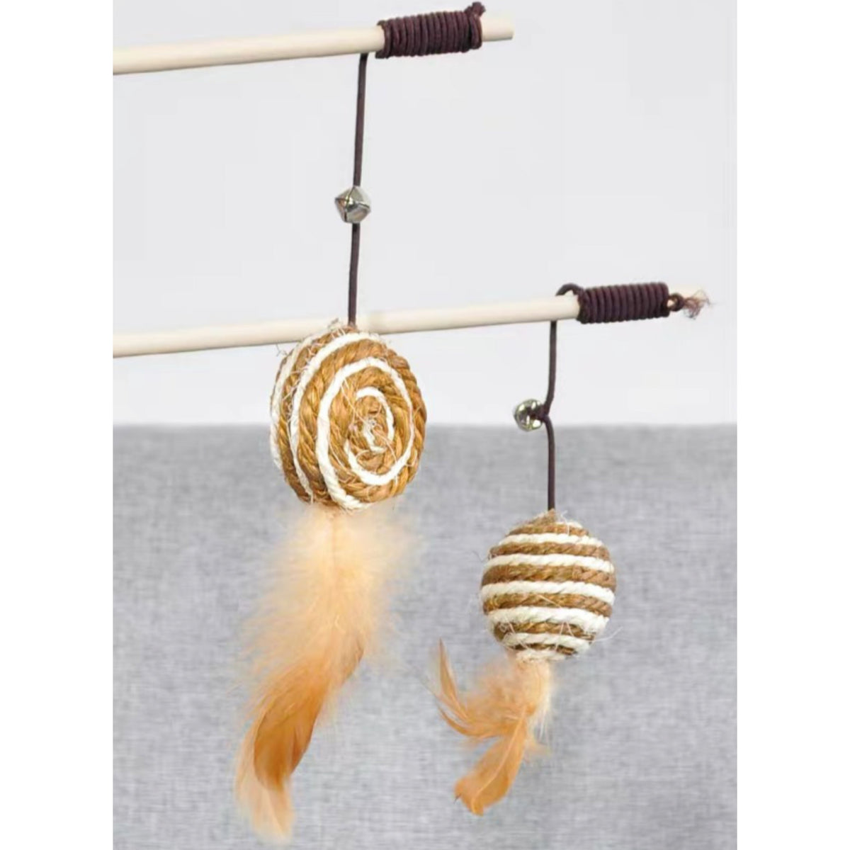Woof & Meow Crinkle Cat Kicker Toy
